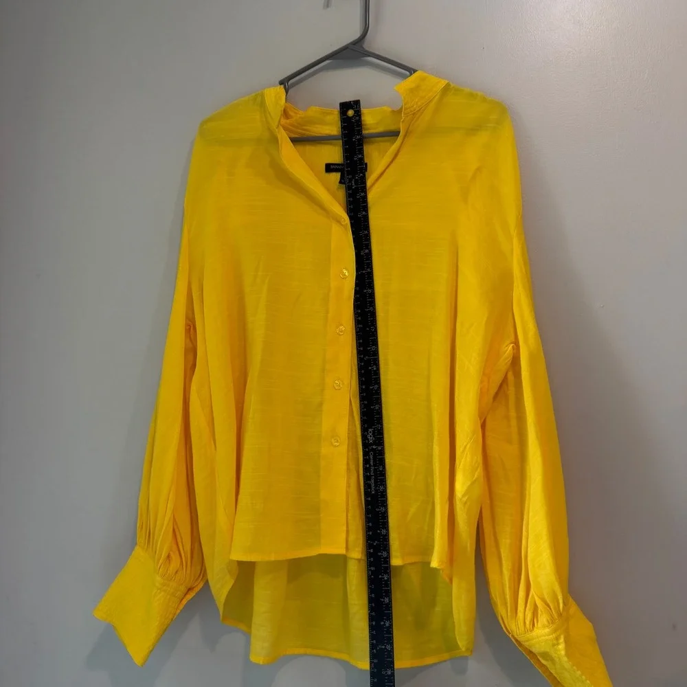Banana Republic Yellow Textured Button Front Blouse Pleated Sleeve High Low L